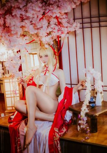 全能王妃杀疯了-无水印国产在线观看