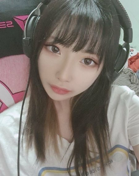 穿越之后开网吧-手机视频完整无删减版